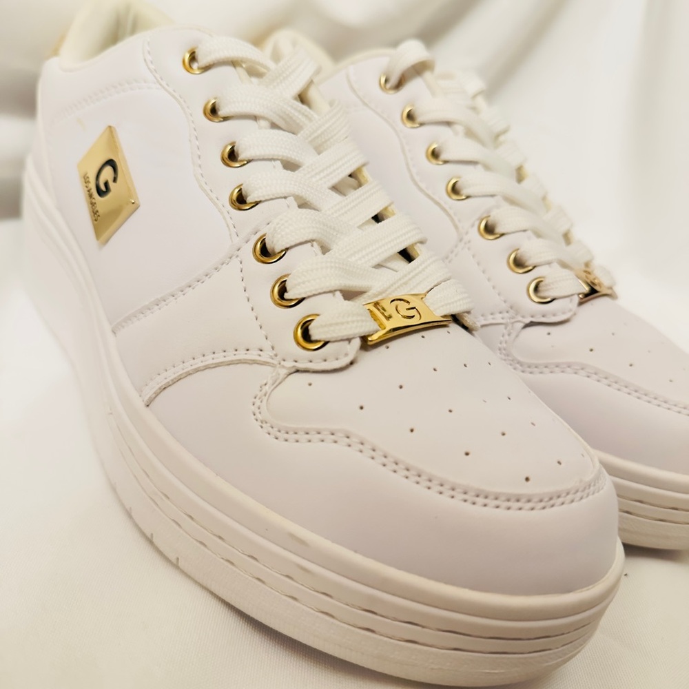 G by GUESS White and Gold Low Top Sneakers Women's Size 9 - Picture 2 of 12